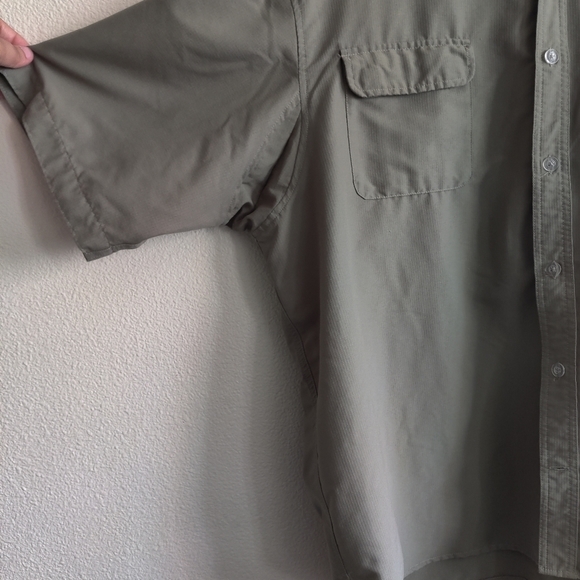 Duluth Trading Company Men's Button Down Shirt - Picture 3 of 5